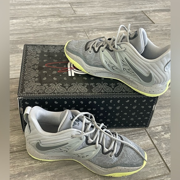 Nike KD15 TB size 10! - Picture 4 of 8